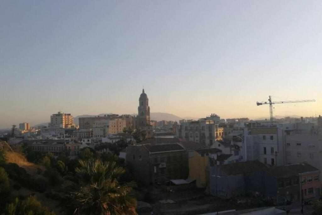 Apartamento En Pleno Centro De Малага Экстерьер фото